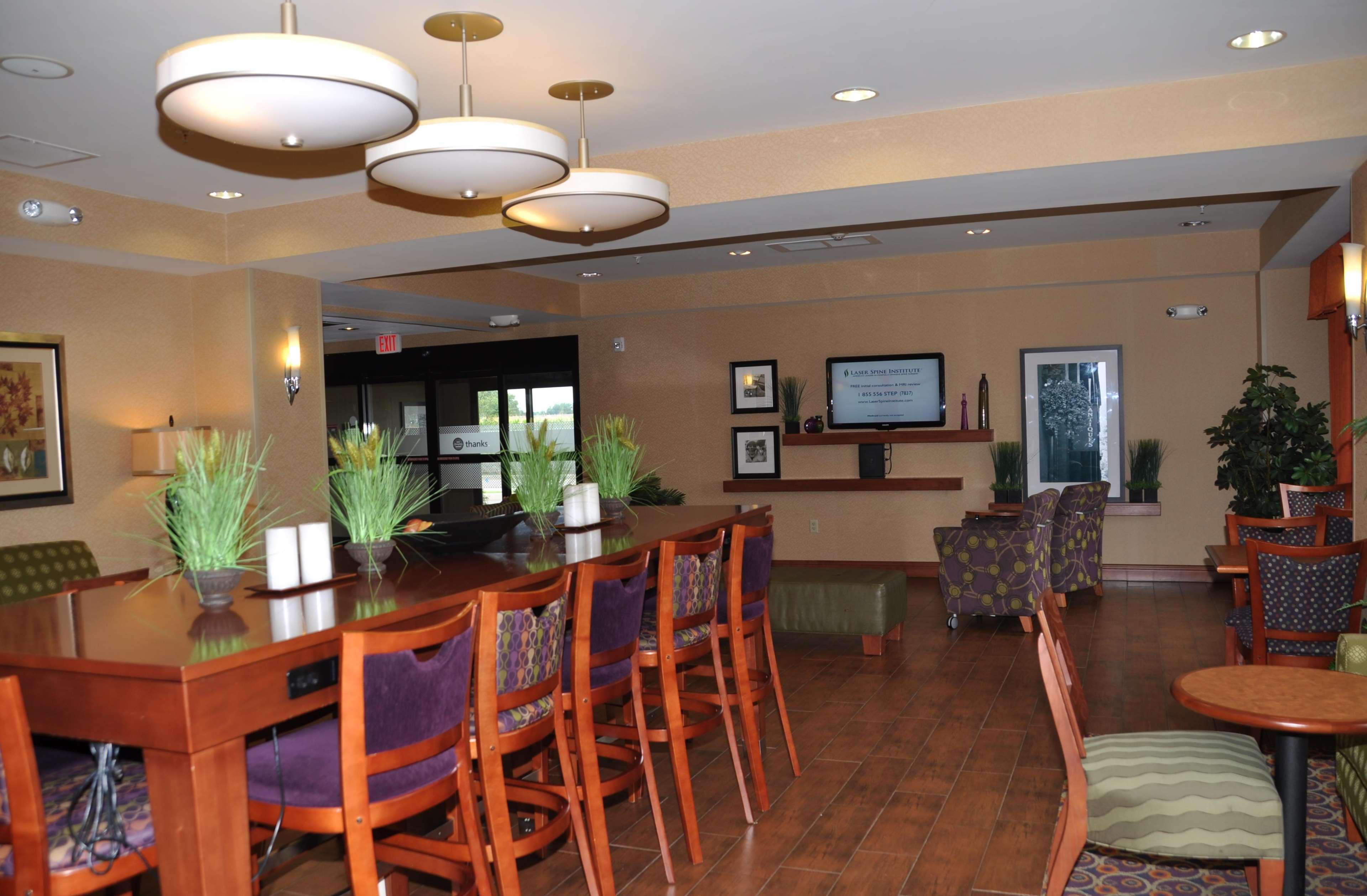 Hampton Inn Macomb Buitenkant foto
