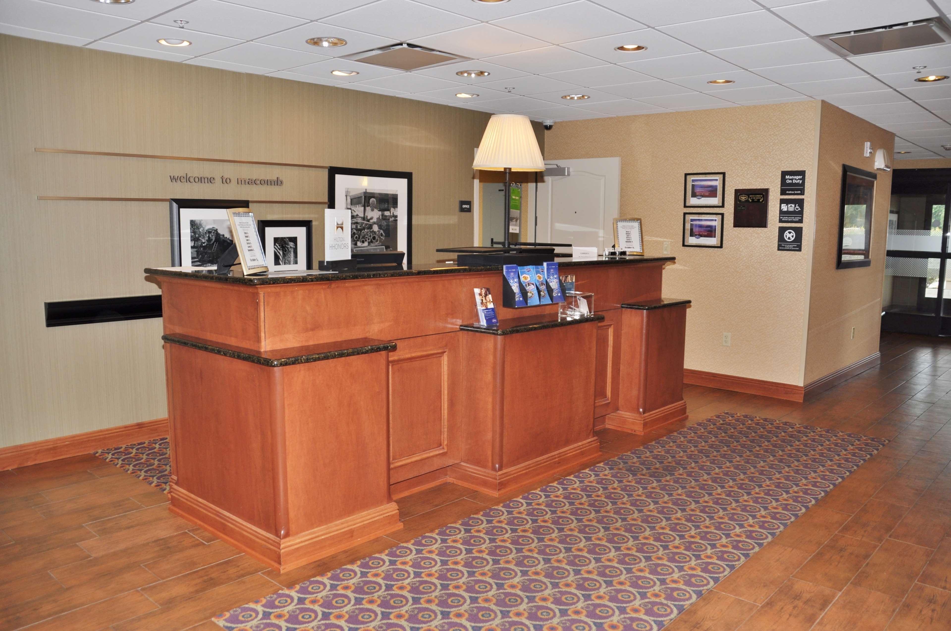 Hampton Inn Macomb Buitenkant foto