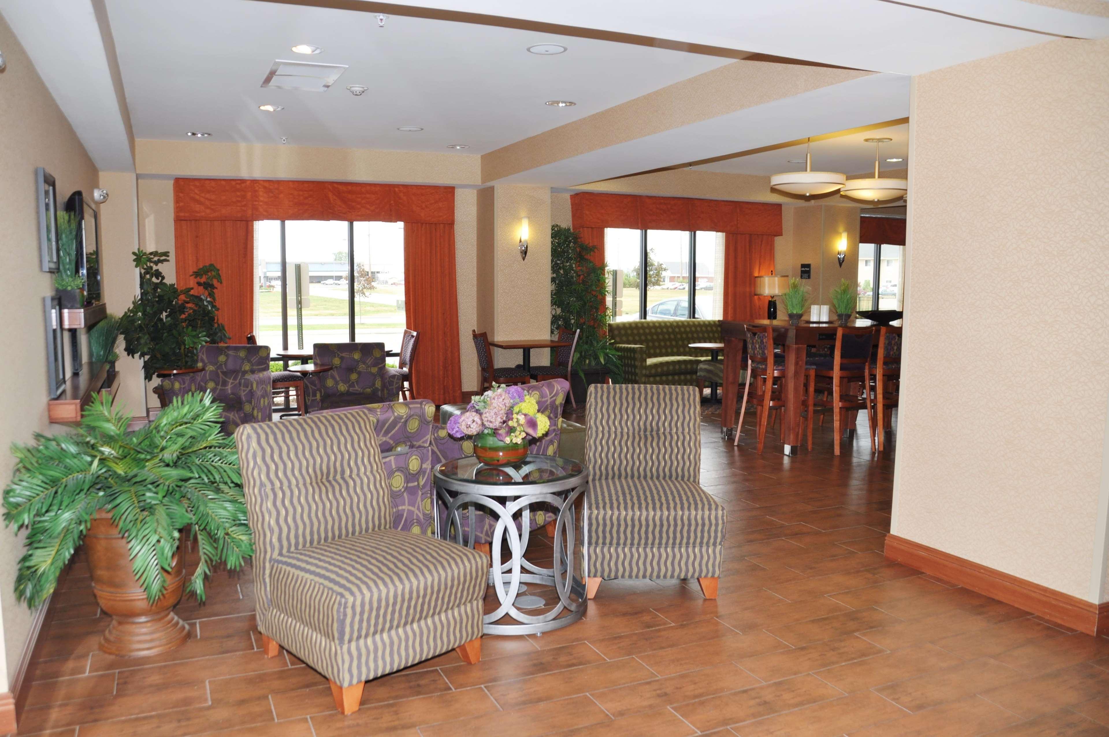 Hampton Inn Macomb Buitenkant foto